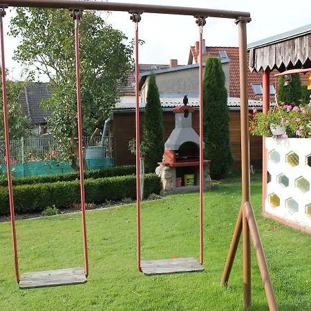 Modern In With Fenced Garden Apartment *